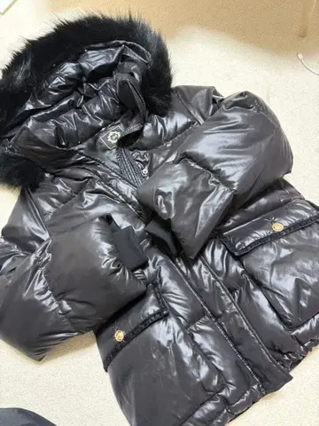 rady 새상품급 블랙 다운 자켓 (골드 버튼 포함)