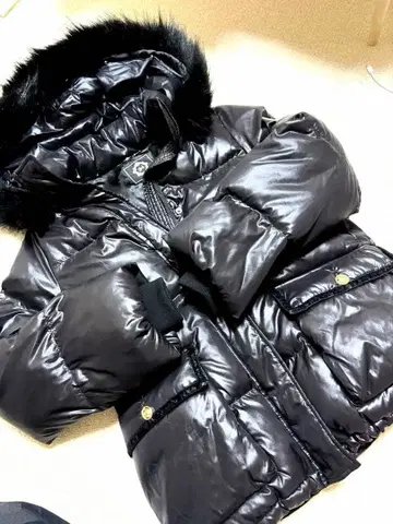 rady 새상품급 블랙 다운 자켓 (골드 버튼 포함)