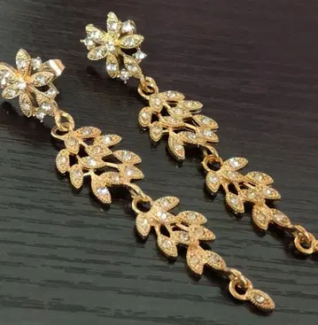 Gold Leaf Crystals 엘레강트한 꽃과 잎의 롱 귀걸이