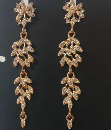 Gold Leaf Crystals 엘레강트한 꽃과 잎의 롱 귀걸이