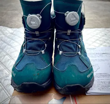 새상품급 montbell 방수 BOA 시스템 등산화 kids용 23cm