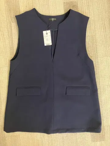 네이비 슬리브리스 베스트