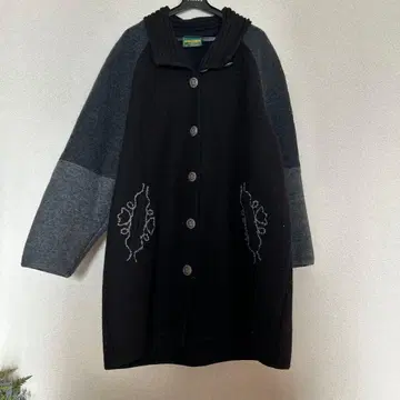 여성용 GEIGER 가이거 울 코트 블랙과 그레이 오스트리아 제