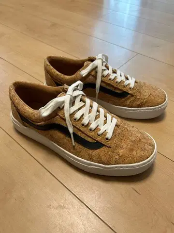 VANS 오센틱 코르크 스니커즈