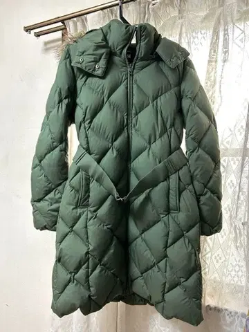 유니클로 올리브 그린 퍼 롱 다운 자켓 L 클리닝 완료