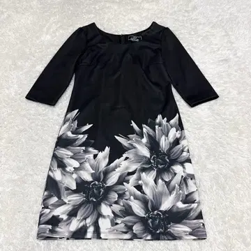 Rady 레이디 꽃무늬 원피스 블랙 컬러