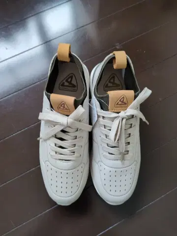 키다리 아저씨 베이지 스니커즈 인조 가죽 M