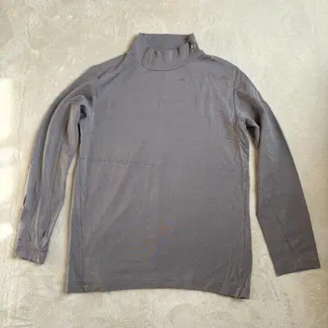 junhashimoto 그레이 터틀넥 긴팔 티셔츠