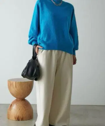 jena 플러피 모크넥 니트 블루 프리 사이즈