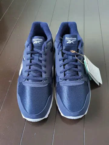 Reebok 네이비 스니커즈 28.5cm