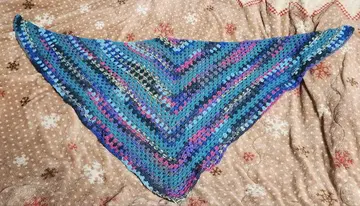 그라데이션 삼각형 숄