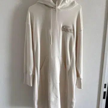 2024년 구매 라코스테 후드 부착 롱 후드티