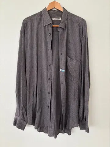 KT POUR HOMME 그레이 스트라이프 긴팔 셔츠