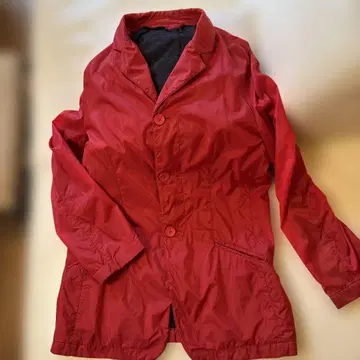 EMPORIO ARMANI 레드 안감 달린 나일론 자켓