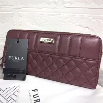 미사용품 FURLA 훌라 퀼팅 라운드 지퍼 장지갑