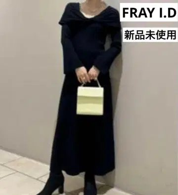 택 포함 새상품 FRAY I.D 드레이프 넥 오프숄더 니트 원피스