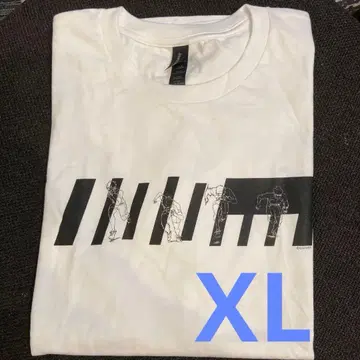 100M 화이트 그래픽 T셔츠