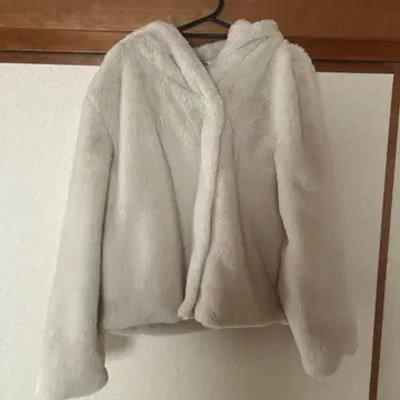 후드 부착 베이지 보아 자켓