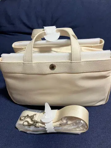 페일 핑크 방수 숄더백