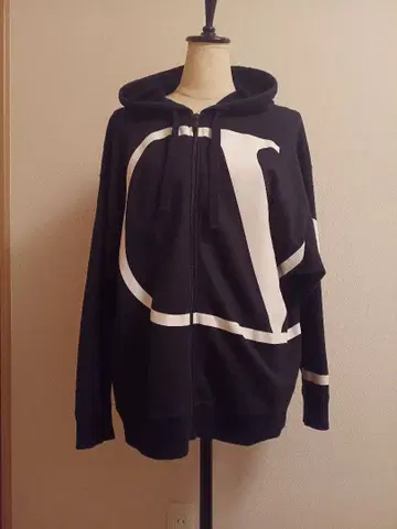 발렌티노 후드 부착 집업 후드티