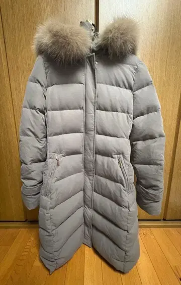 그레이 퍼 롱 다운 자켓