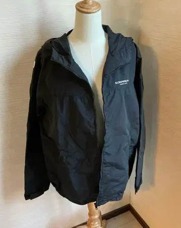 R.CROWN & CO. 블랙 나일론 자켓