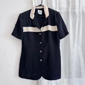 LESLIE FAY 반팔 셔츠 L 사이즈 블랙 베이지 어깨 패드 포함