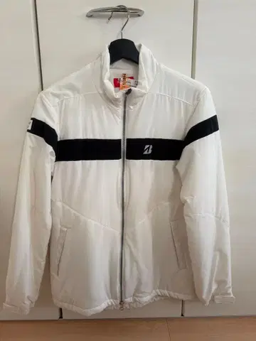 브릿지스톤 화이트 자켓 스트라이프 M 사이즈