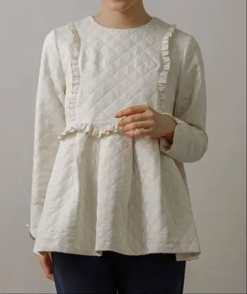 SONO 소노 크로스 퀼트 마코탄 블라우스 아이보리
