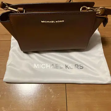 MICHAEL KORS 숄더백 브라운