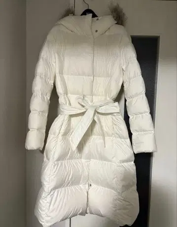 당일 발송 새상품급 유니클로 라이트웨이트 다운 후디드 코트 S 화이트