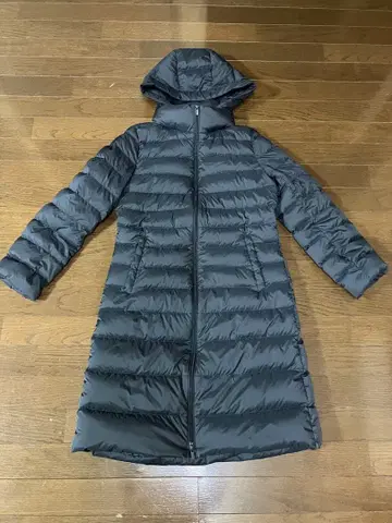 유니클로 울트라 라이트 다운 S 사이즈 블랙