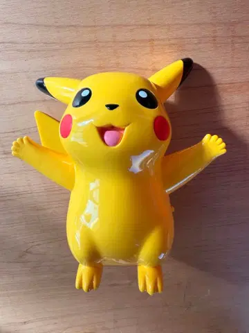 대답하는 피카츄 박스 포함 맥도날드 오리지널