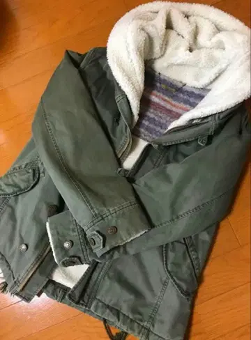 ungrid 밀리터리 모즈 코트 보아 자켓