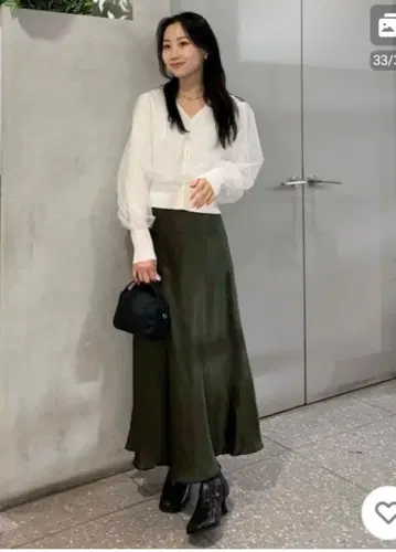 [ 택 포함 새상품 ] 내로우 새틴 스커트 플레어 롱 스커트 어반 리서치