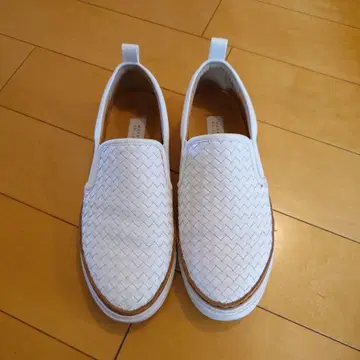 화이트 뜨개질 스니커즈/슬립온