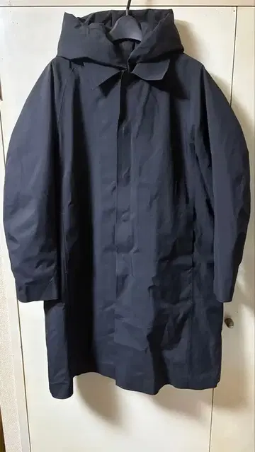 ATTACHMENT 투습 방수 3 레이어 후데트 다운 라이너 부착 코트