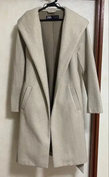 ZARA 그레이지 후드 부착 롱 코트 미들 기장 코트