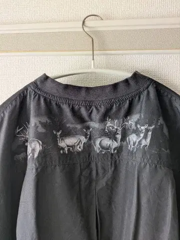 사슴 프린트 블랙 자켓