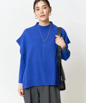 [ 새상품 택 포함 ] a.v.v 케이프 니트 앙상블 로얄 블루