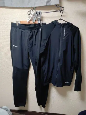 THE WARP by ENNERRE 후드 부착 자켓과 팬츠 세트