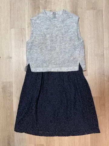 슬리브리스 그레이 니트 x 네이비 레이스 원피스 S