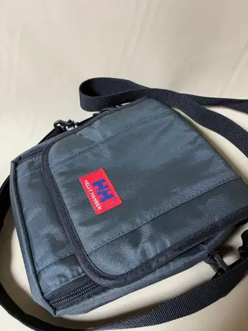 헬리한센 숄더백 블루 그레이