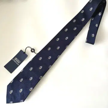 POLO 네이비 엠블럼 패턴 넥타이 새상품 가격 인하했습니다
