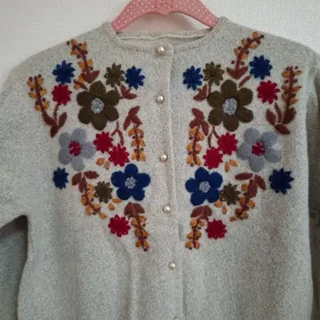 손자수 가디건입니다