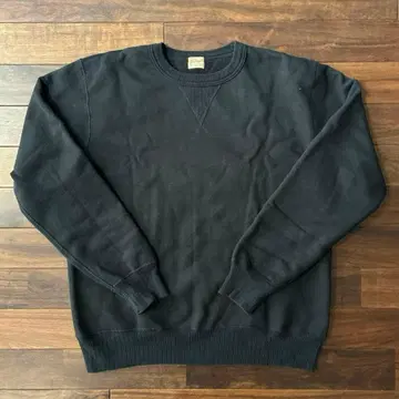 WHITESVILLE 화이츠빌 맨투맨 블랙 WV67728