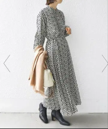 [SHIPS] 도트 꽃무늬 밴드 카라 사이드 플리츠 원피스 쉽스