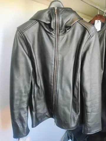 새상품급 택 UNITED TOKYO 가죽 후디 싱글 라이더 1