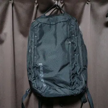 Patagonia 블랙 백팩