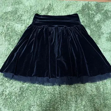 (새상품급) 레스트로즈 블랙 벨벳 플레어 스커트